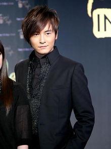 明星 背包游,探尋世界，記錄不凡足跡