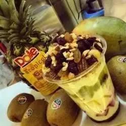 網(wǎng)紅刨冰甜品農(nóng)村妹子