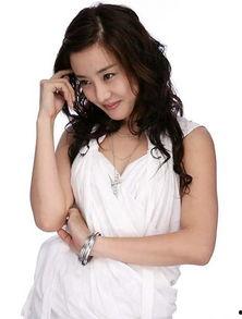 流產(chǎn)的女明星,女明星的隱私與公眾輿論的碰撞”