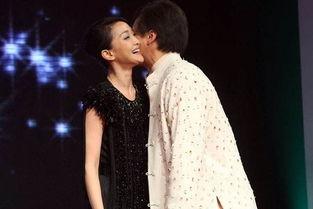 女明星抱男明星,女明星溫馨抱緊男明星，甜蜜瞬間引關(guān)注