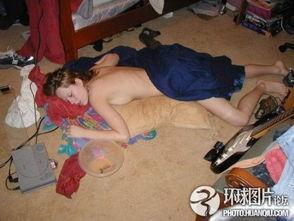 網(wǎng)紅村丑態(tài)圖片大全,揭秘網(wǎng)絡(luò)紅人現(xiàn)象的陰暗面