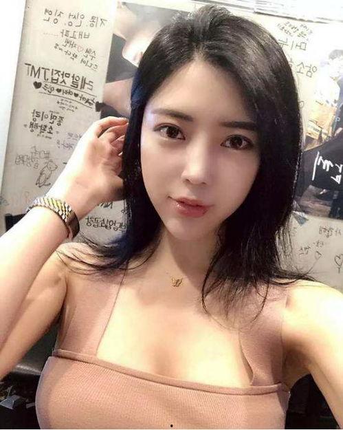 米娜網(wǎng)紅個人信息,揭秘網(wǎng)絡(luò)紅人的成長之路與人生感悟”